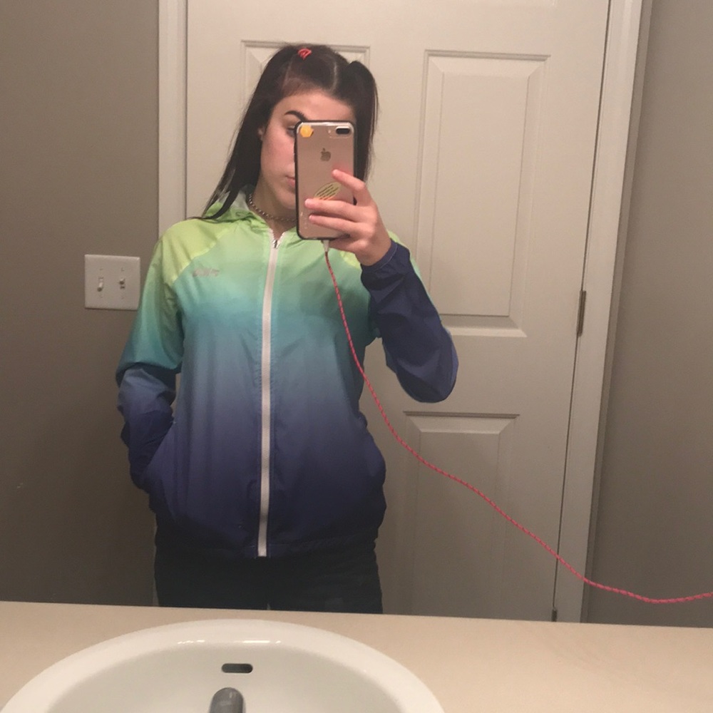 Ombré color windbreaker